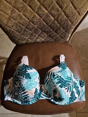 Cacique Lane Bryant Lightly Lined T-Shirt Underwire Tropical Floral Leaf Bra